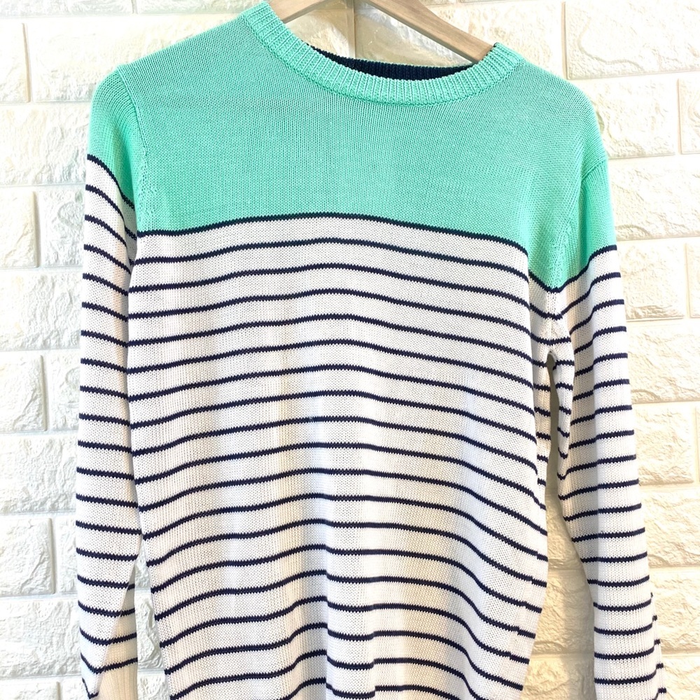 NEW! Sweater. Stripped. Navy white and green.